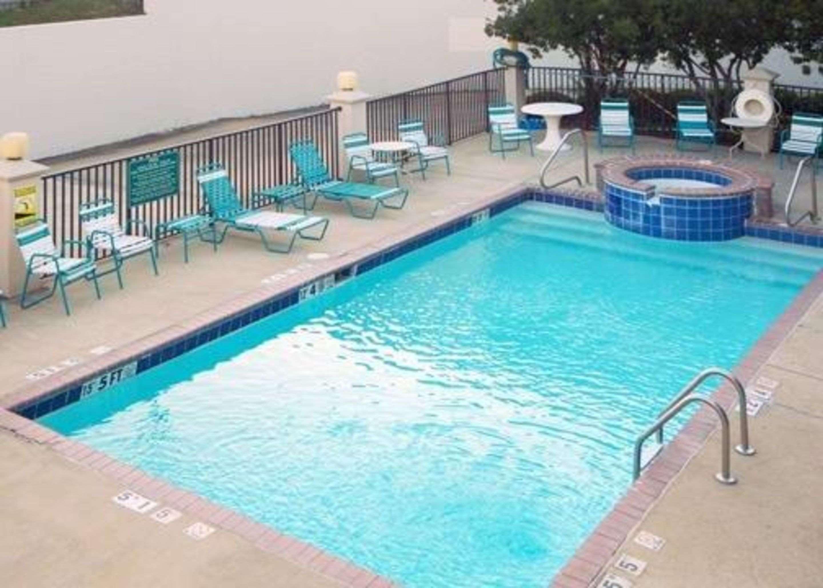 Quality Inn & Suites Clinton Fasiliteter bilde