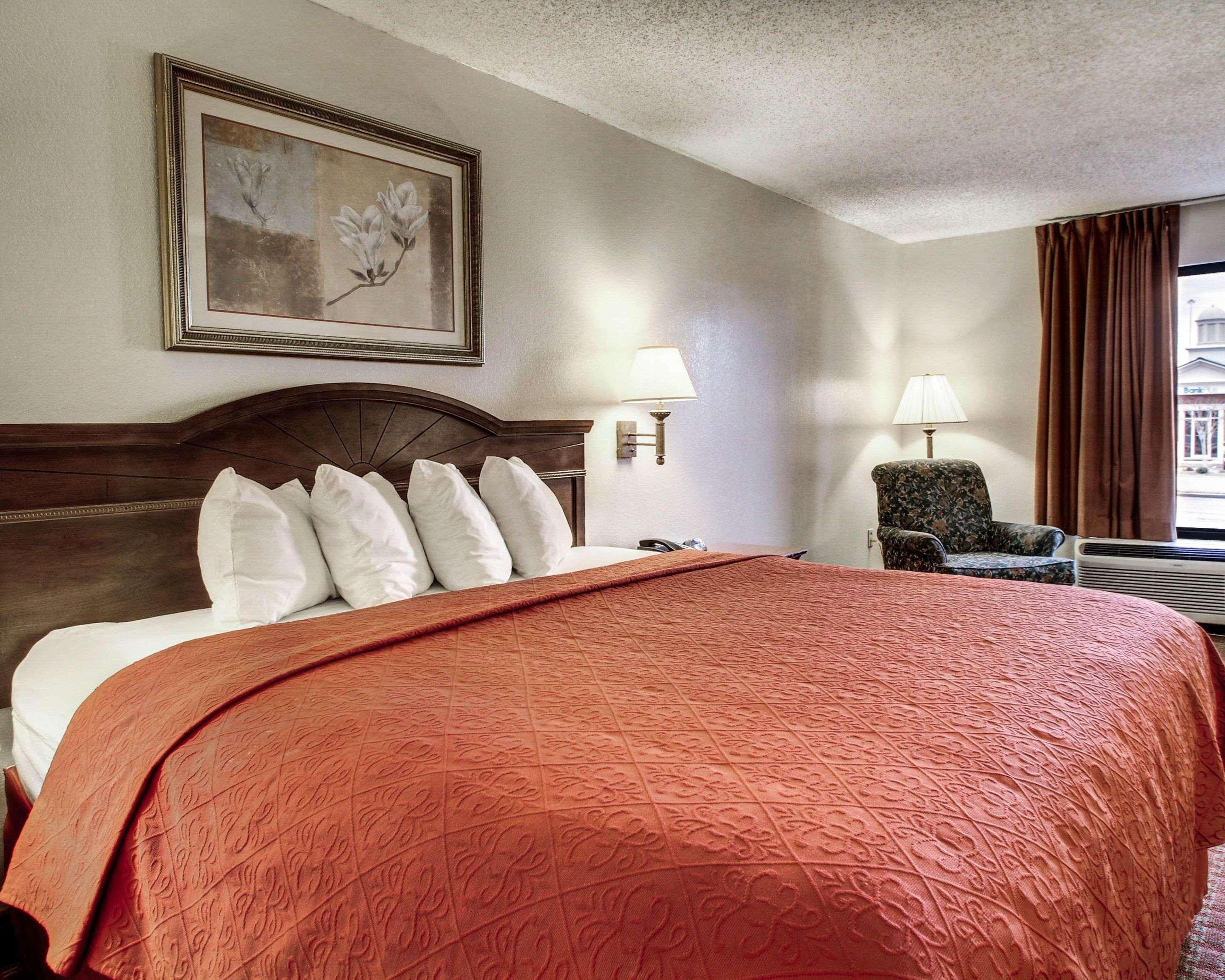 Quality Inn & Suites Clinton Eksteriør bilde