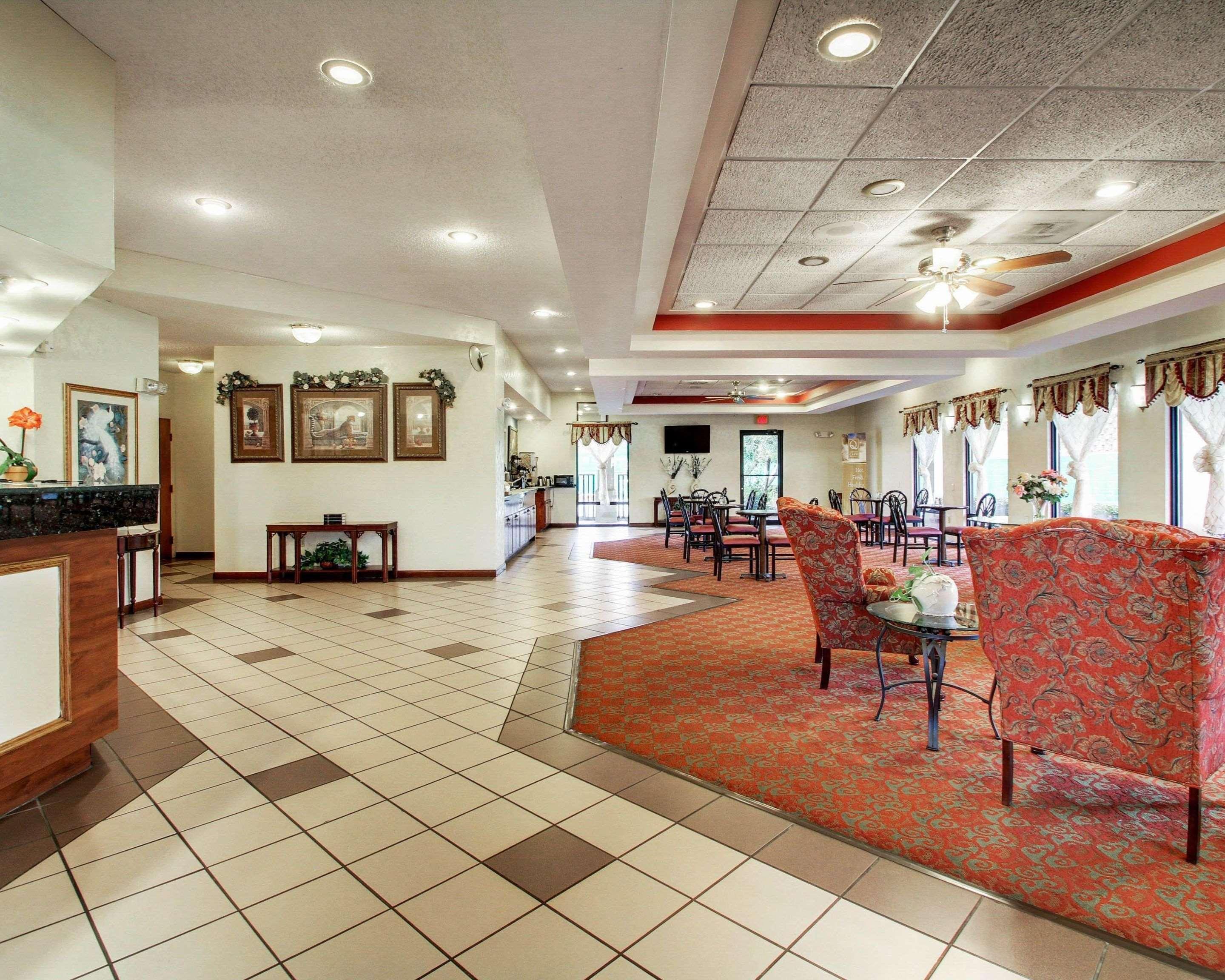 Quality Inn & Suites Clinton Eksteriør bilde