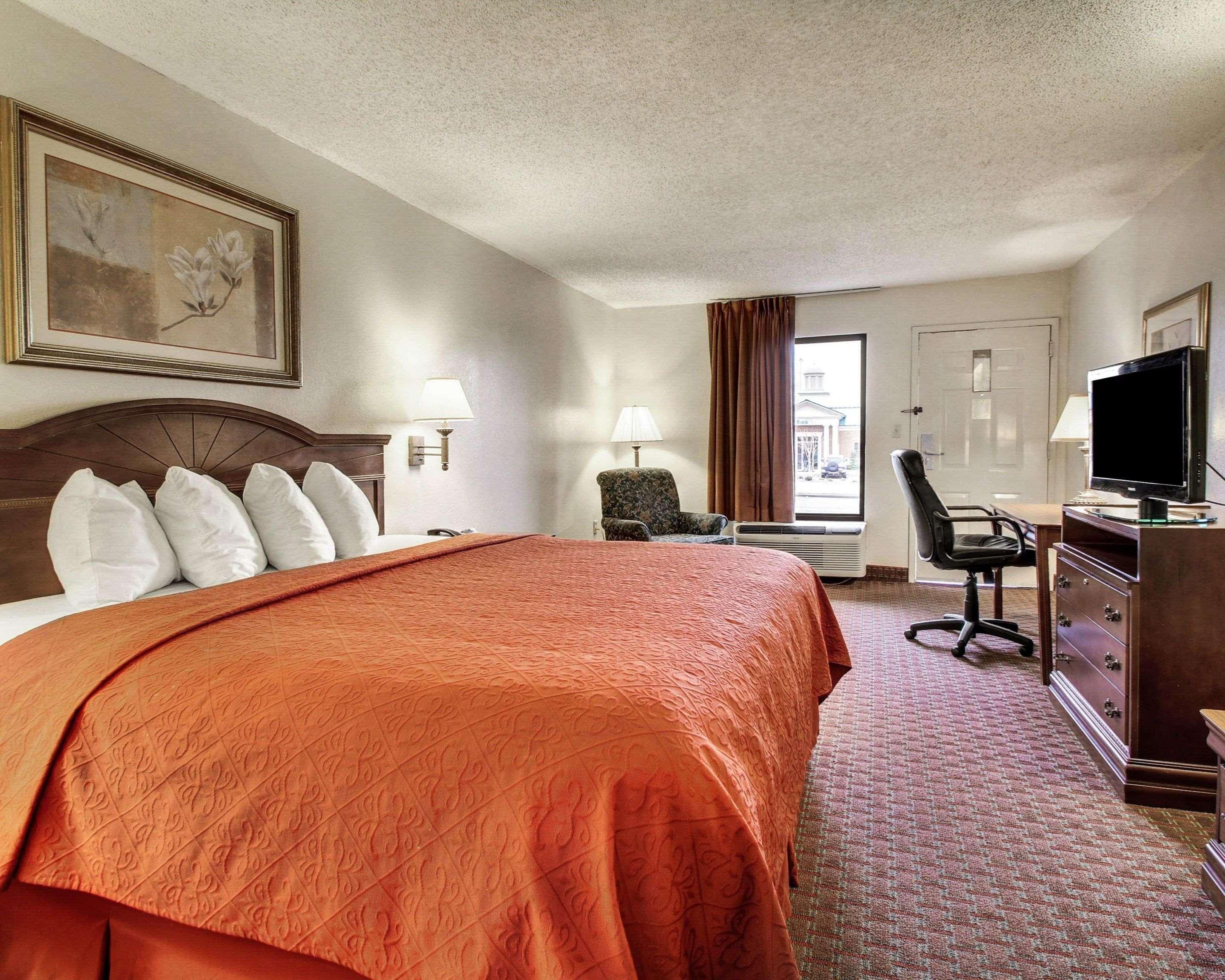 Quality Inn & Suites Clinton Eksteriør bilde