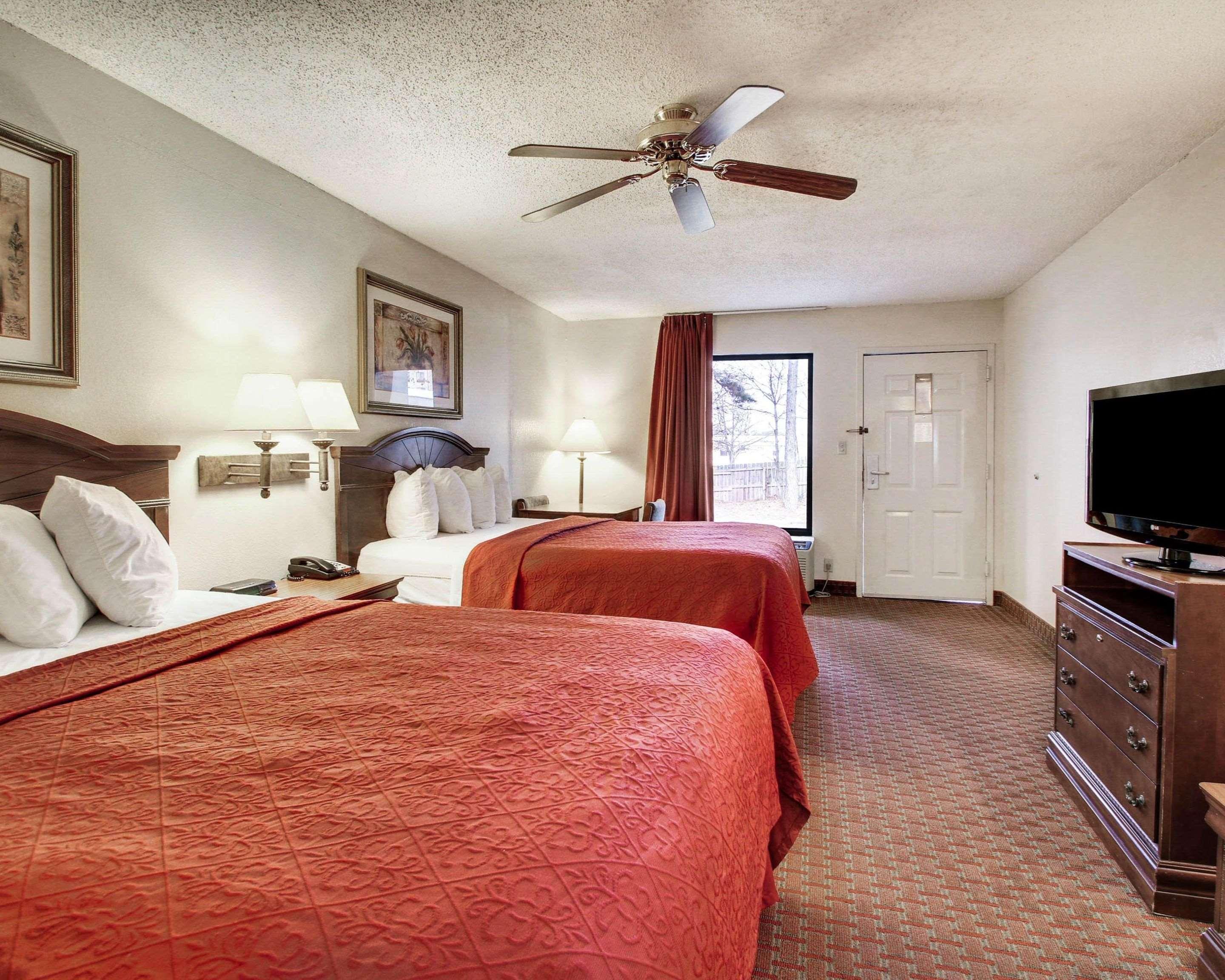 Quality Inn & Suites Clinton Eksteriør bilde